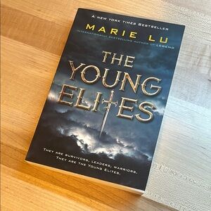 The Young Elites by Marie Lu in Paperback
